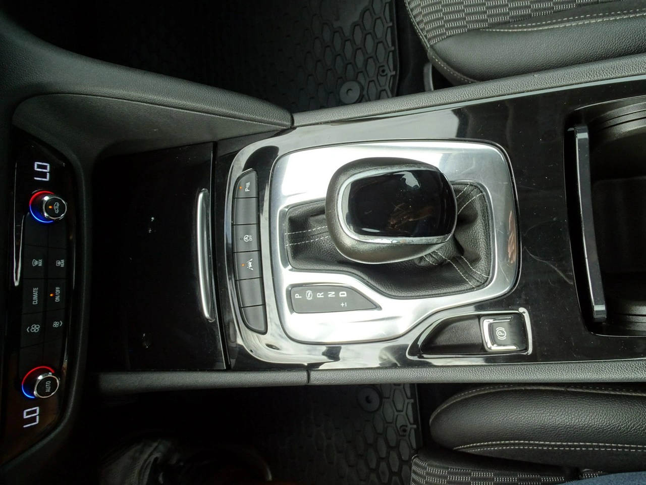 Opel Insignia - Zdjęcie 12