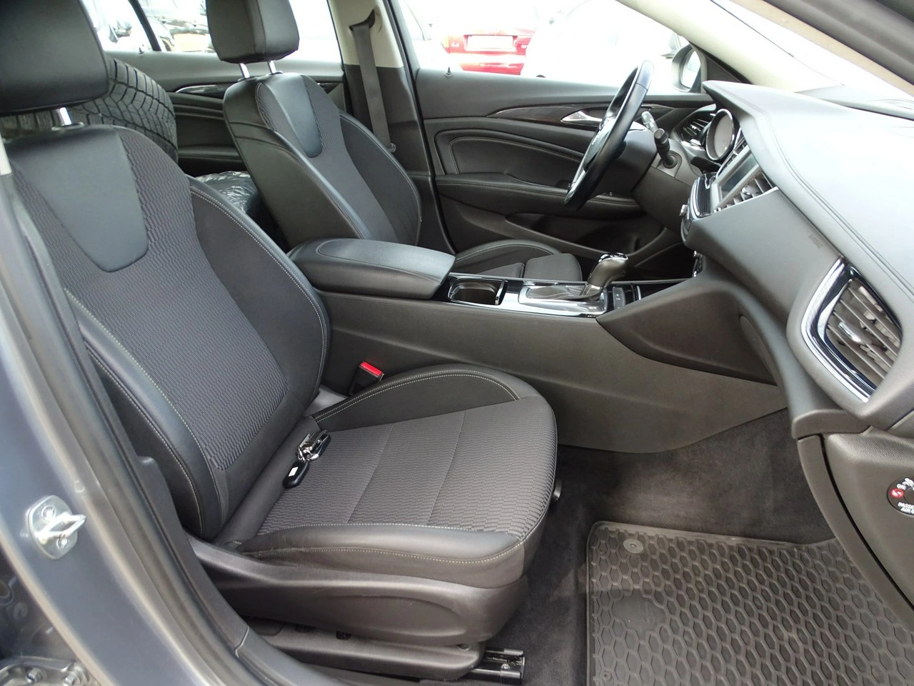 Opel Insignia - Zdjęcie 13