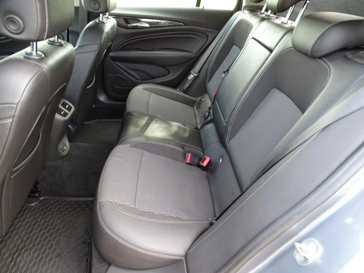 Opel Insignia - Zdjęcie 14