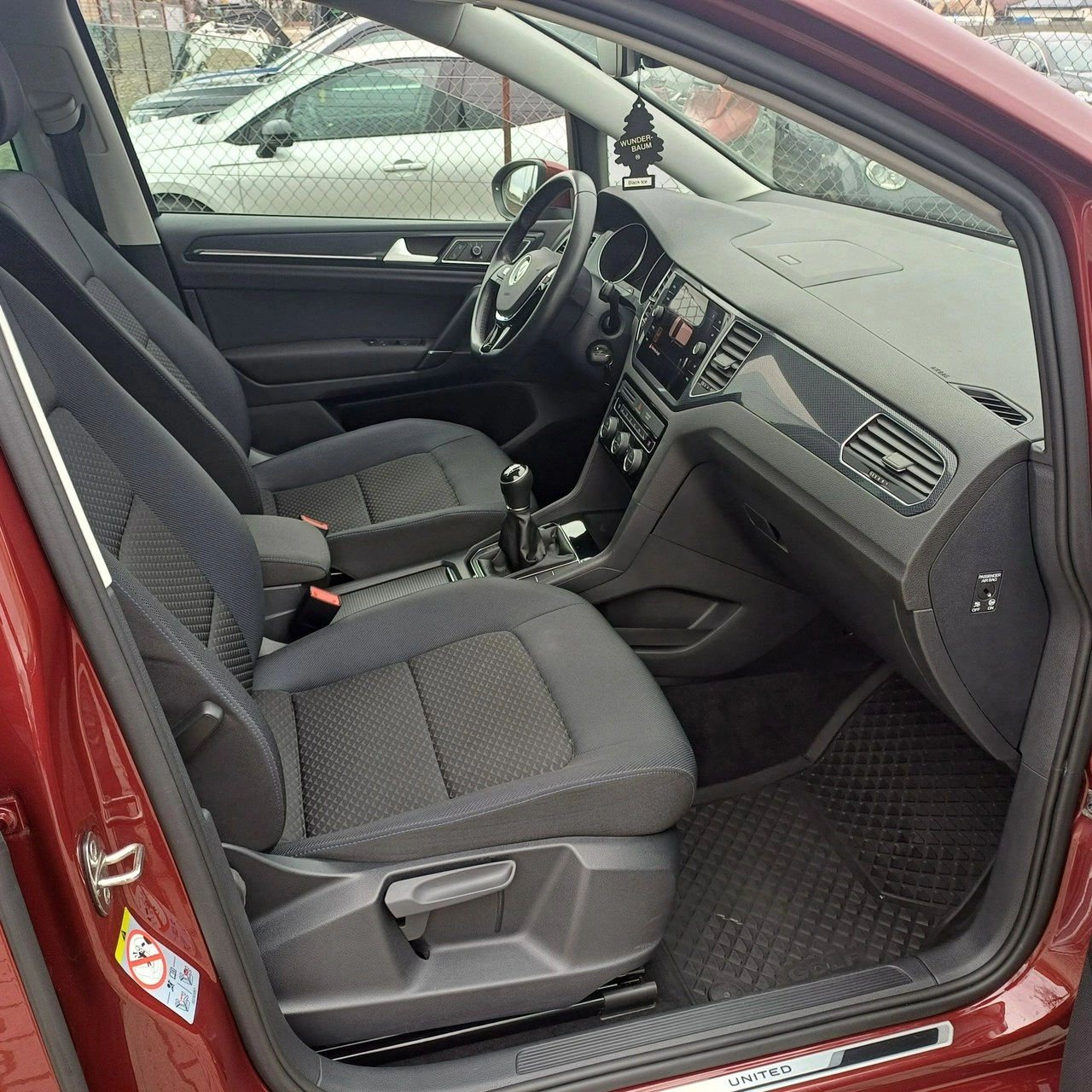 Volkswagen Golf Sportsvan - Zdjęcie 9