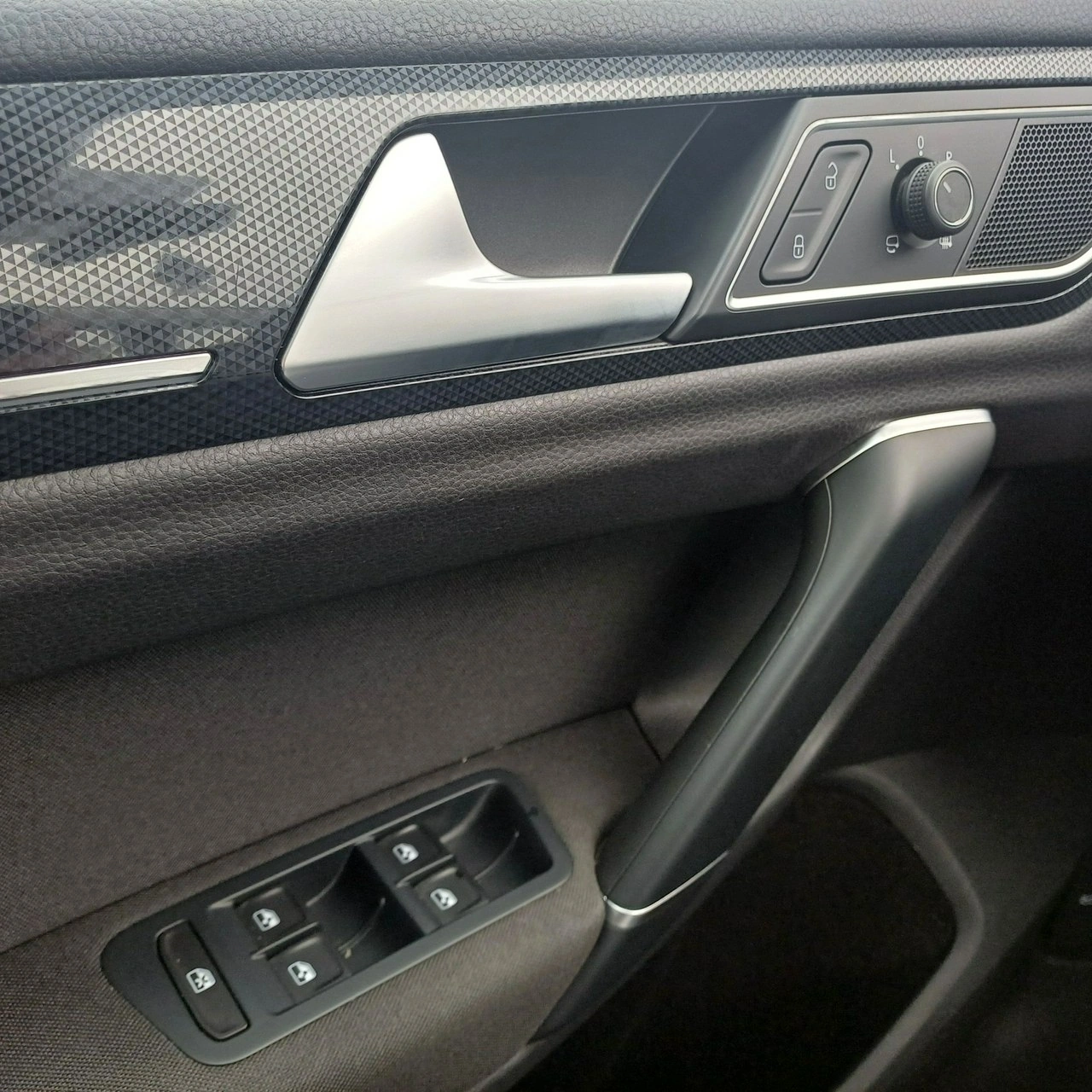 Volkswagen Golf Sportsvan - Zdjęcie 19