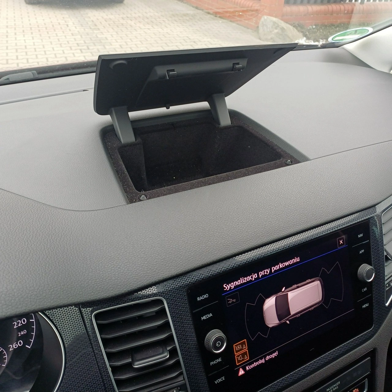 Volkswagen Golf Sportsvan - Zdjęcie 23