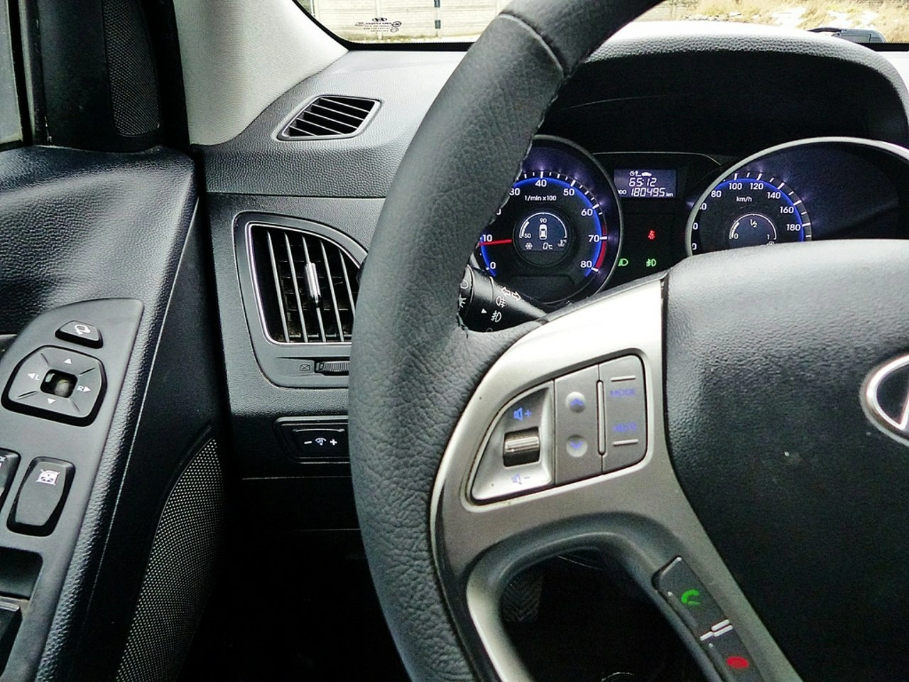 Hyundai ix35 - Zdjęcie 29