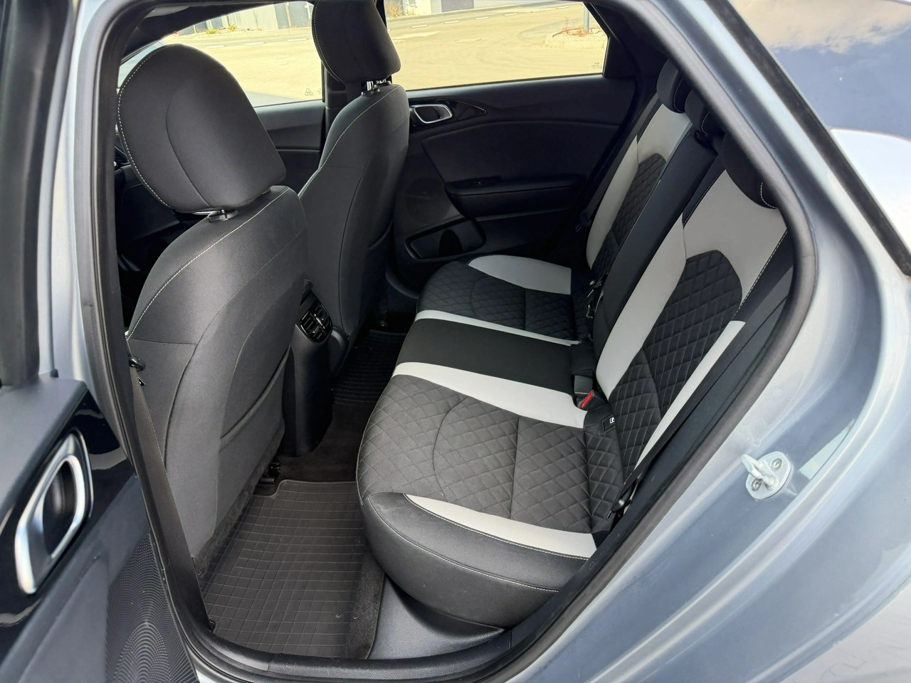 Kia Pro Cee'd - Zdjęcie 31