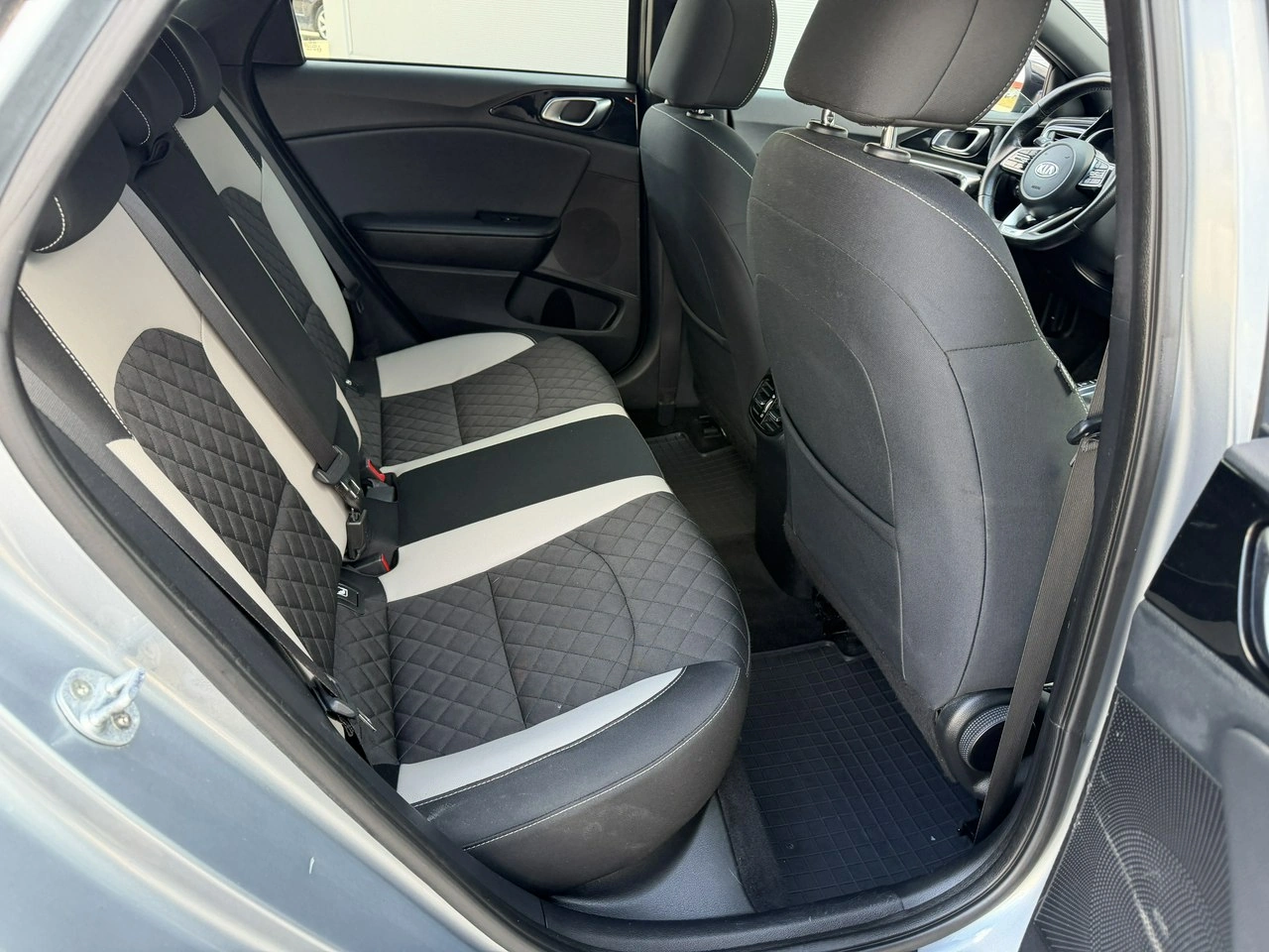 Kia Pro Cee'd - Zdjęcie 34