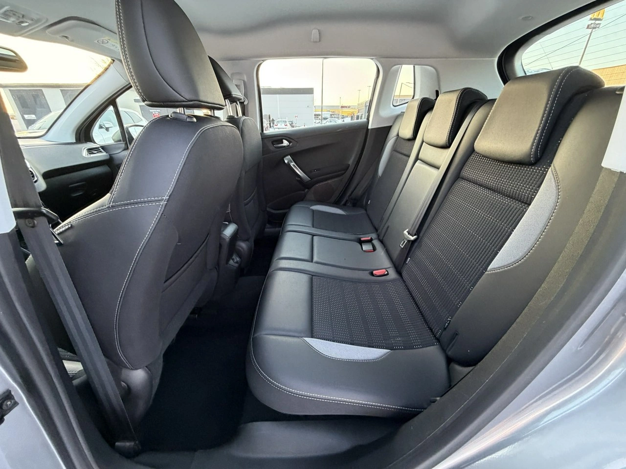 Peugeot 2008 - Zdjęcie 29