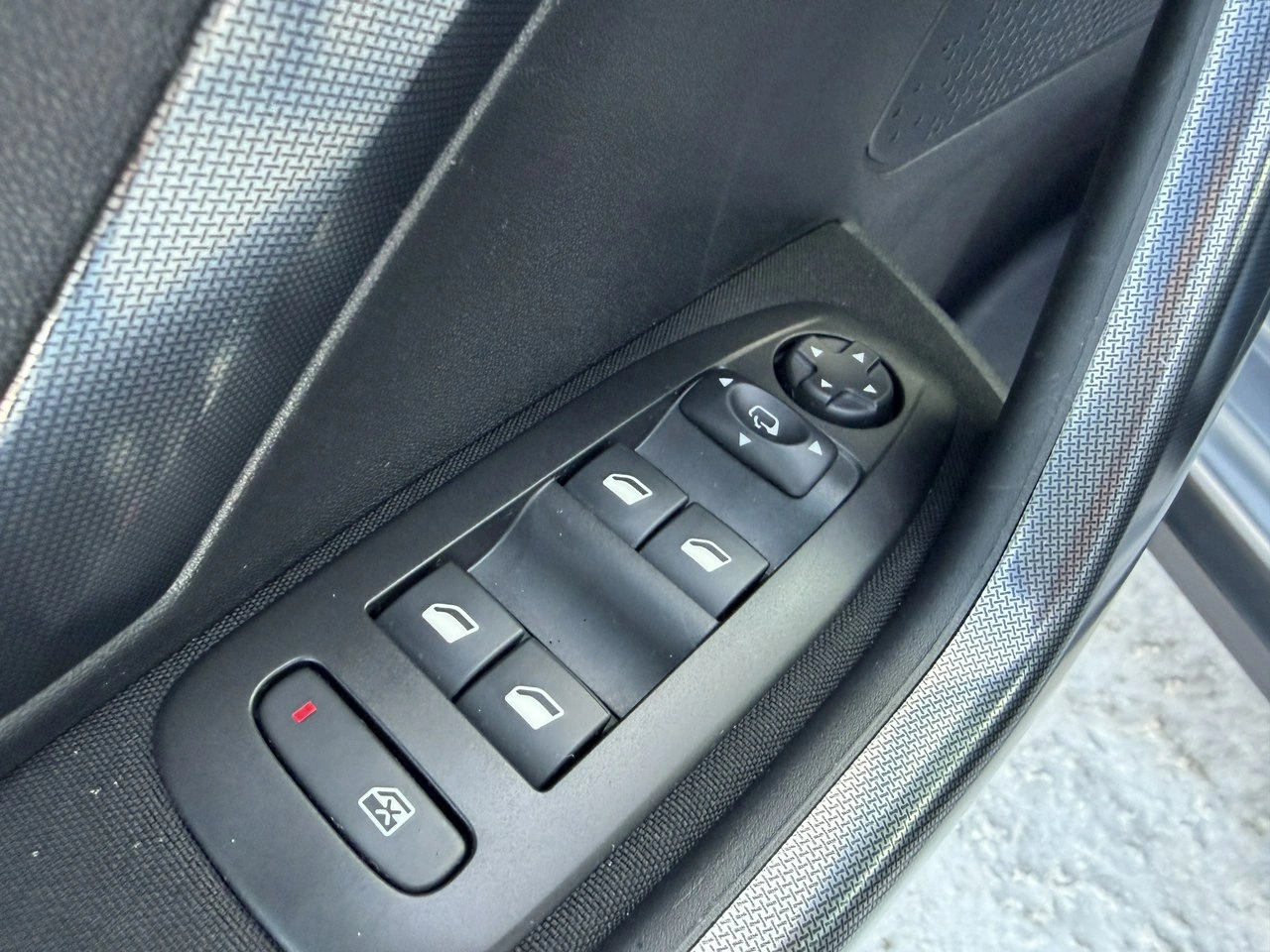 Peugeot 2008 - Zdjęcie 16