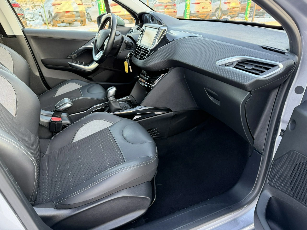 Peugeot 2008 - Zdjęcie 33