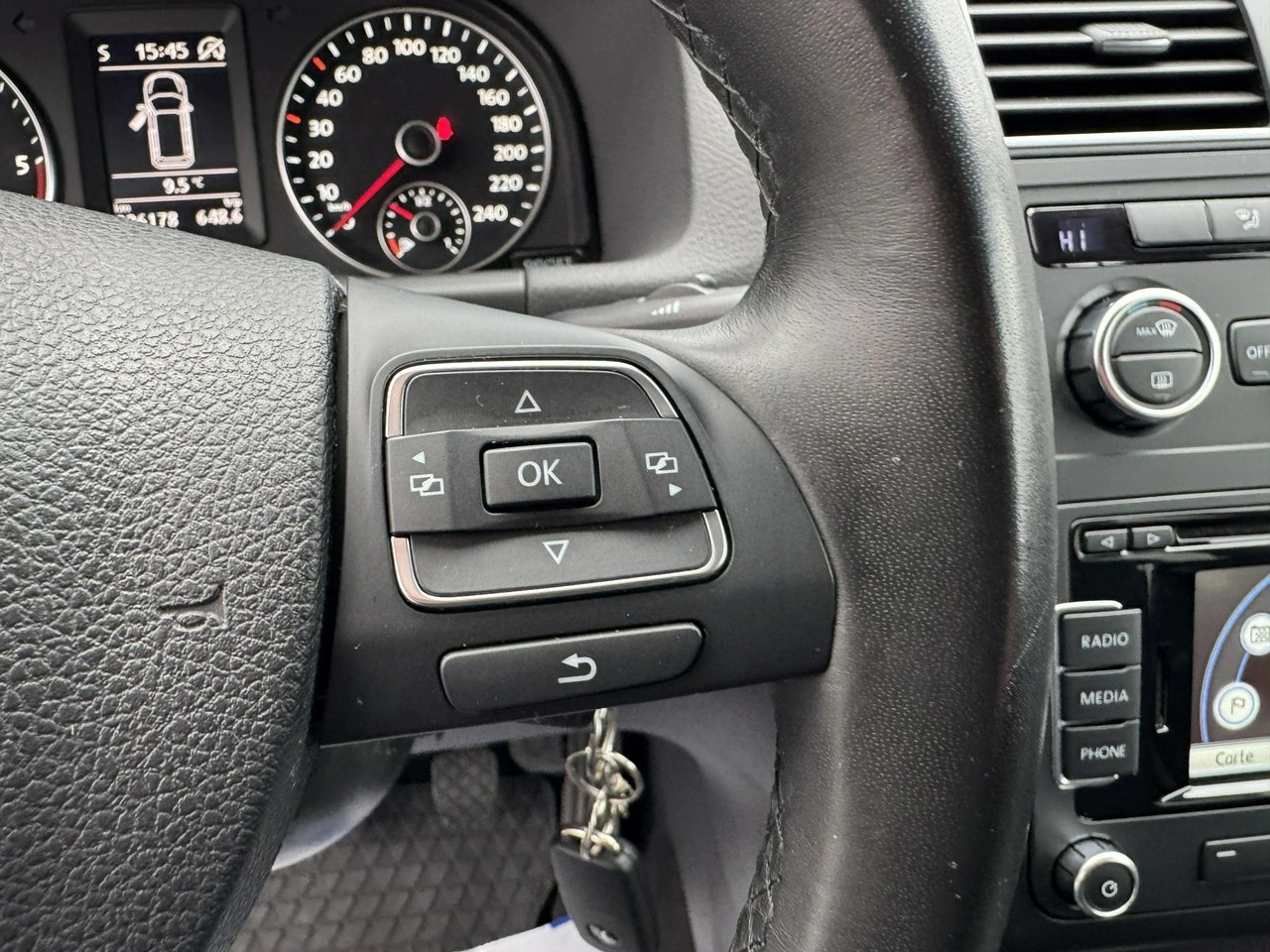 Volkswagen Touran - Zdjęcie 23