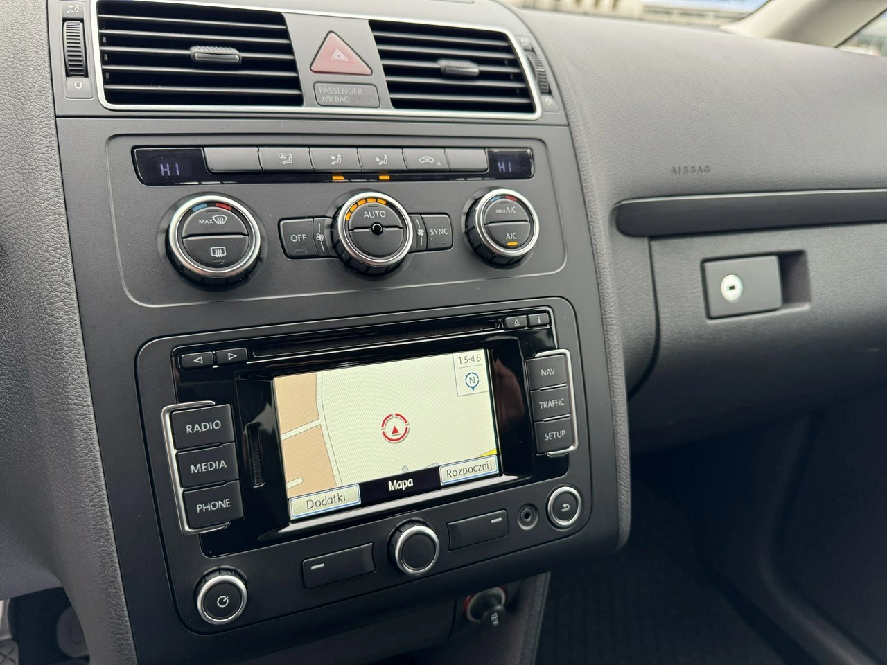 Volkswagen Touran - Zdjęcie 24