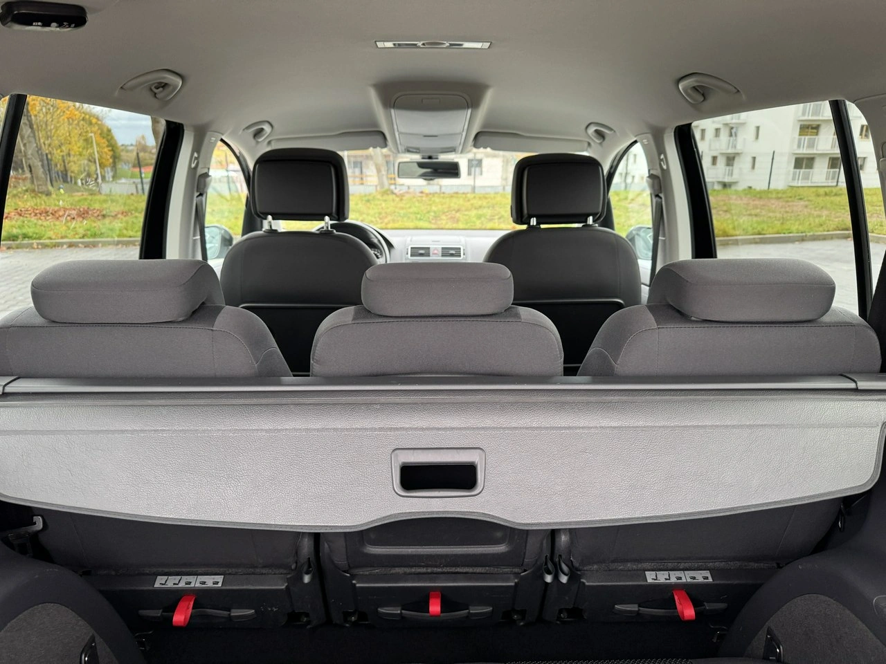 Volkswagen Touran - Zdjęcie 37