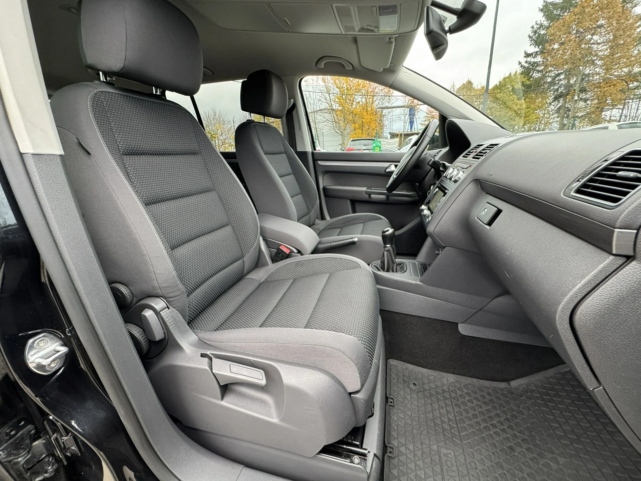 Volkswagen Touran - Zdjęcie 34