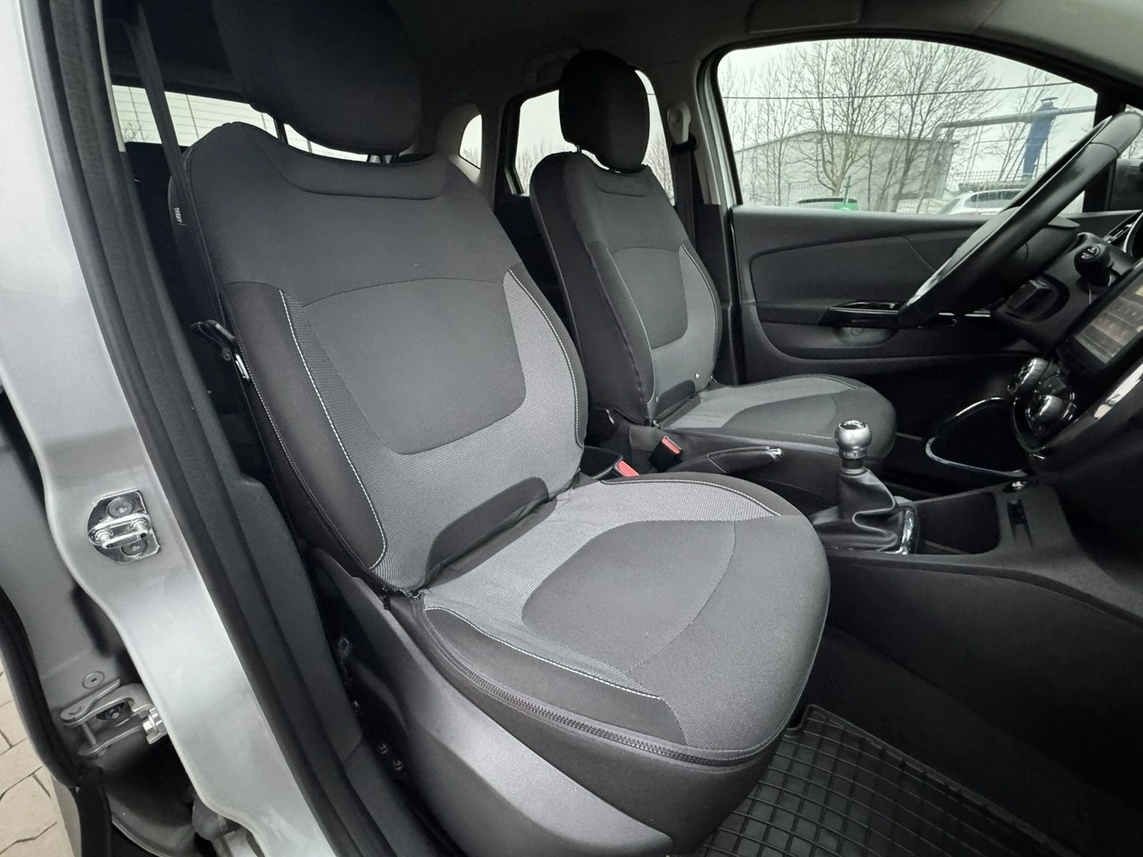 Renault Captur - Zdjęcie 30