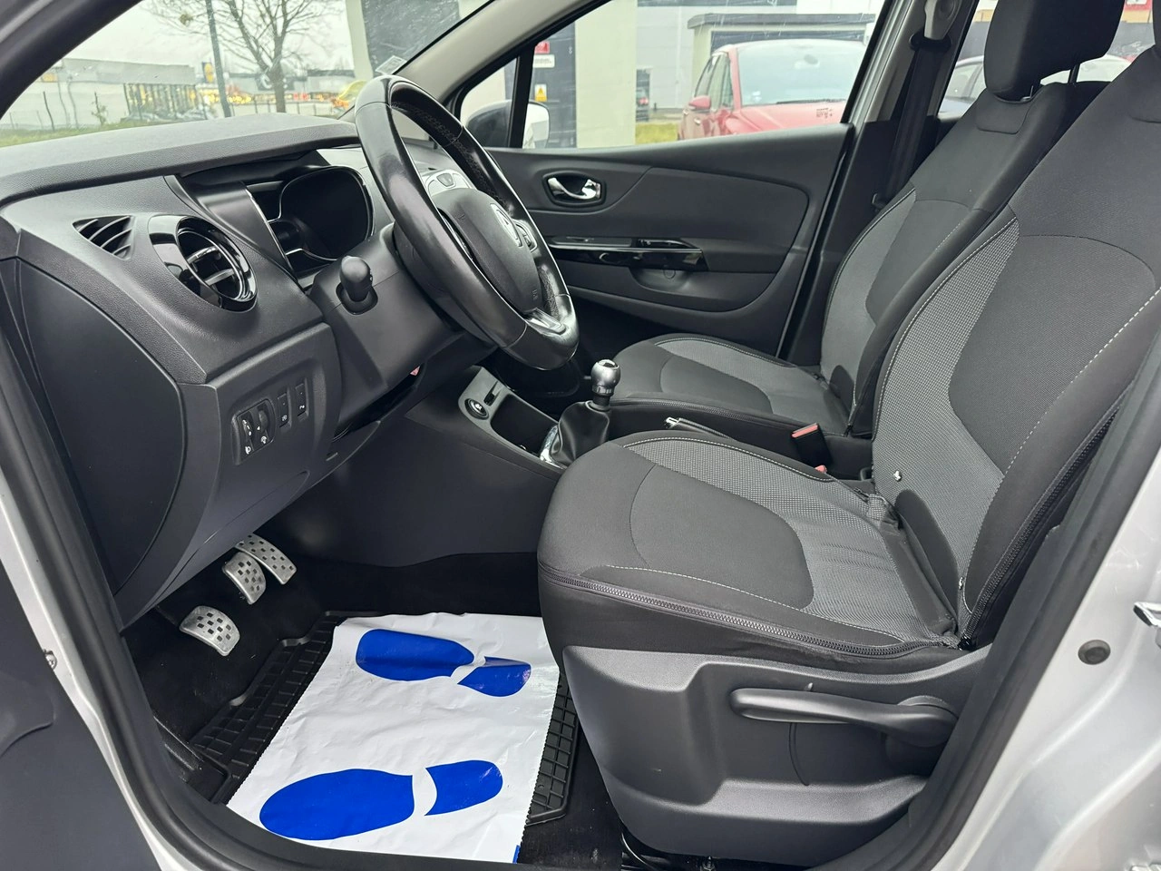 Renault Captur - Zdjęcie 17