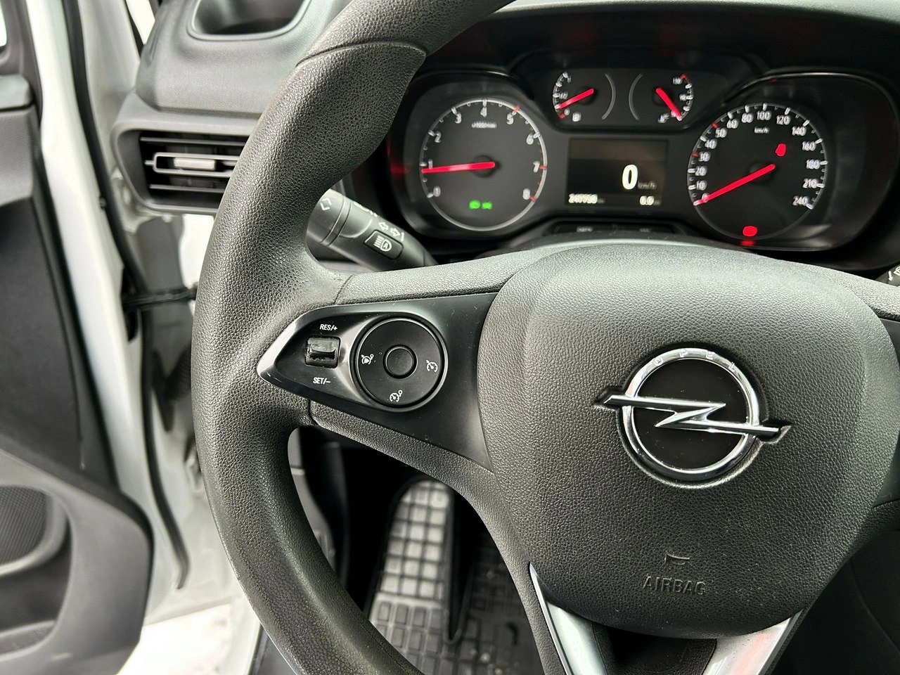 Opel Combo - Zdjęcie 14