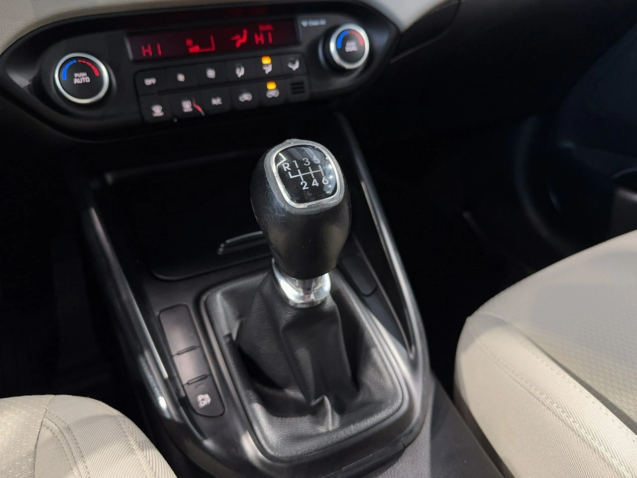 Kia Carens - Zdjęcie 22