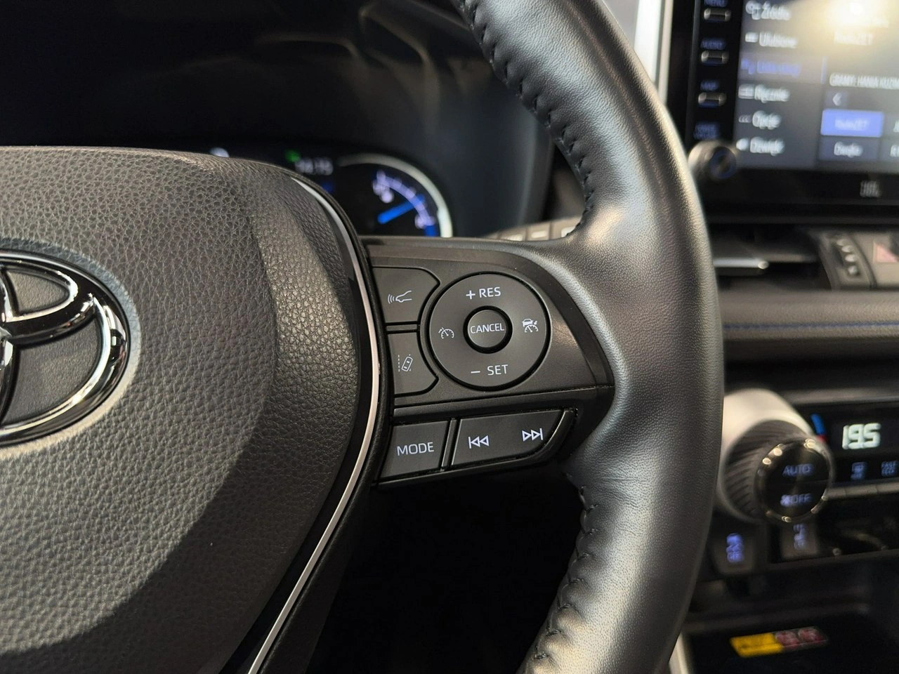 Toyota RAV-4 - Zdjęcie 21