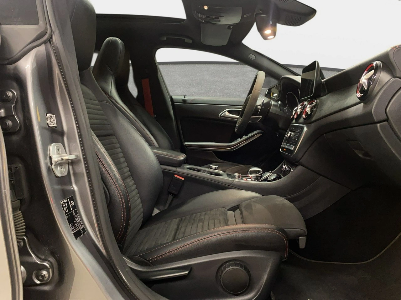 Mercedes CLA 45 AMG - Zdjęcie 13