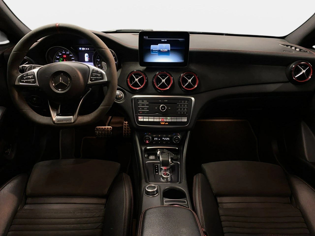 Mercedes CLA 45 AMG - Zdjęcie 18