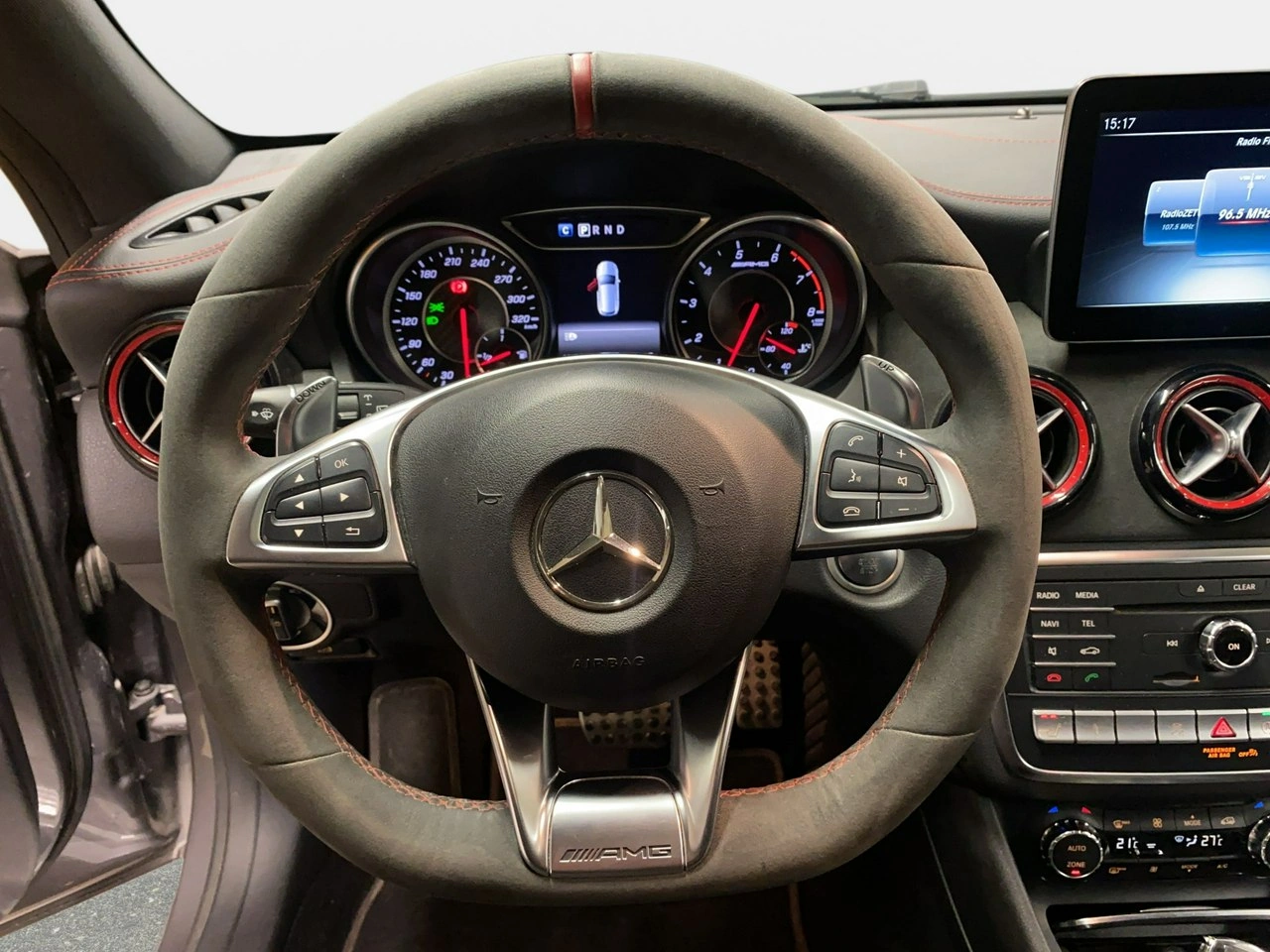 Mercedes CLA 45 AMG - Zdjęcie 19