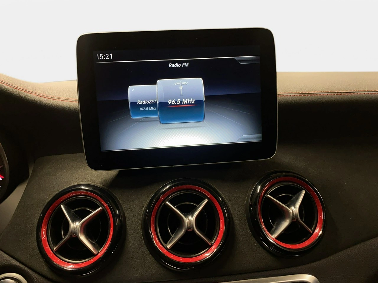 Mercedes CLA 45 AMG - Zdjęcie 24