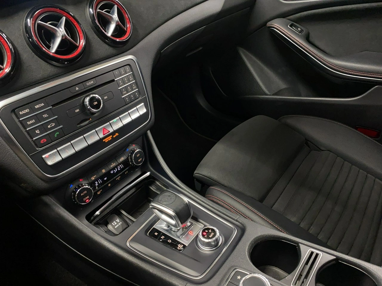 Mercedes CLA 45 AMG - Zdjęcie 32