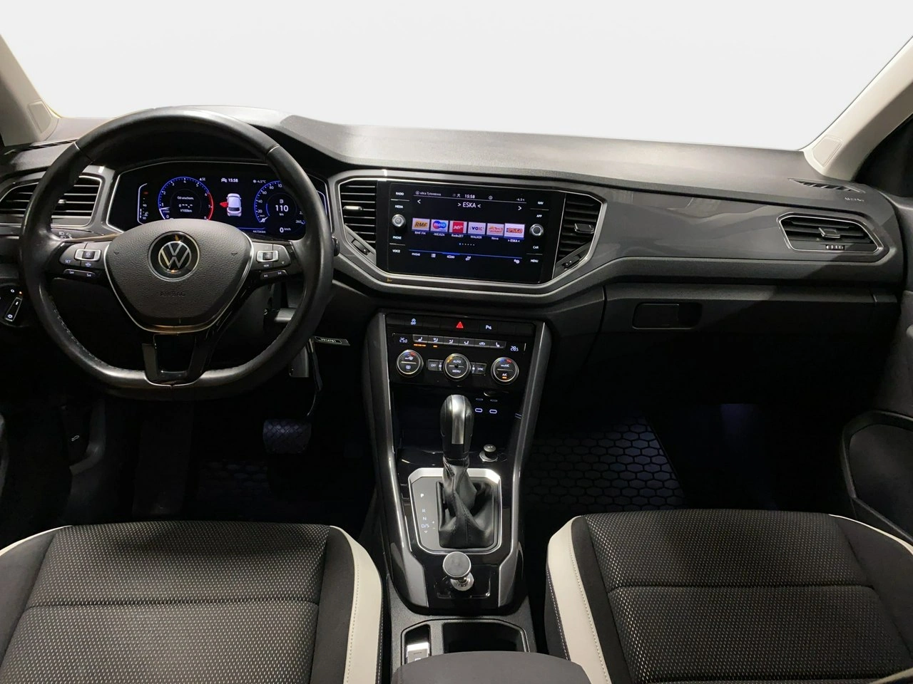 Volkswagen T-Roc - Zdjęcie 15