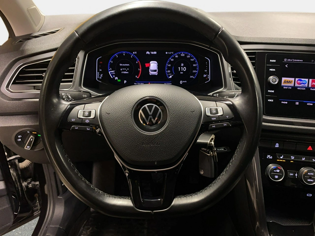 Volkswagen T-Roc - Zdjęcie 16