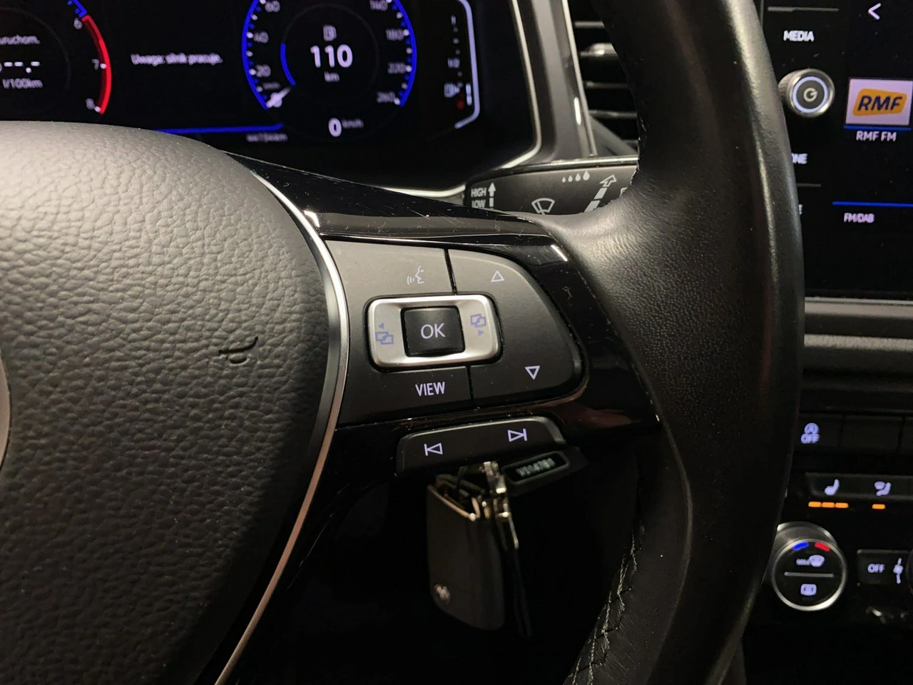 Volkswagen T-Roc - Zdjęcie 18