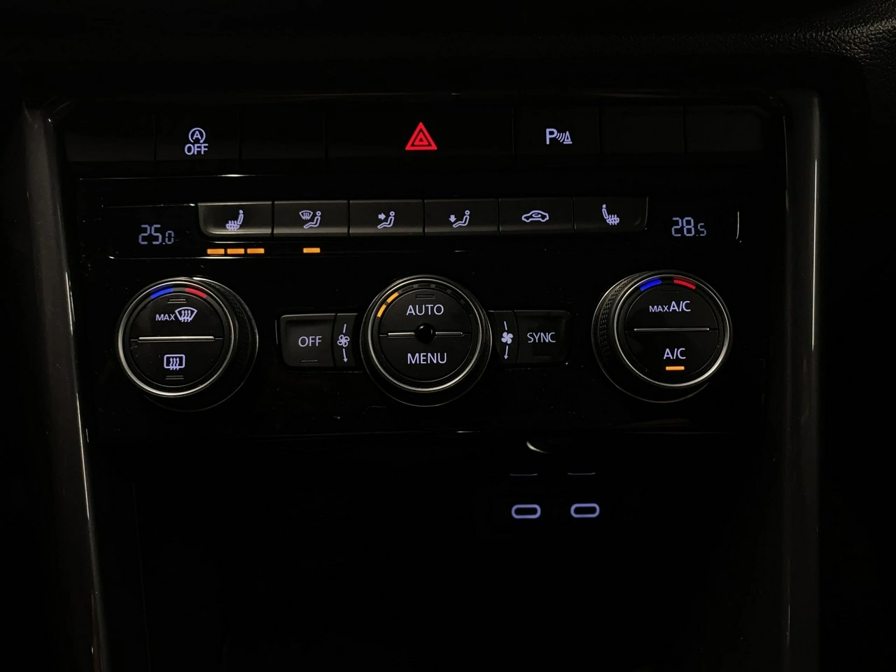 Volkswagen T-Roc - Zdjęcie 34