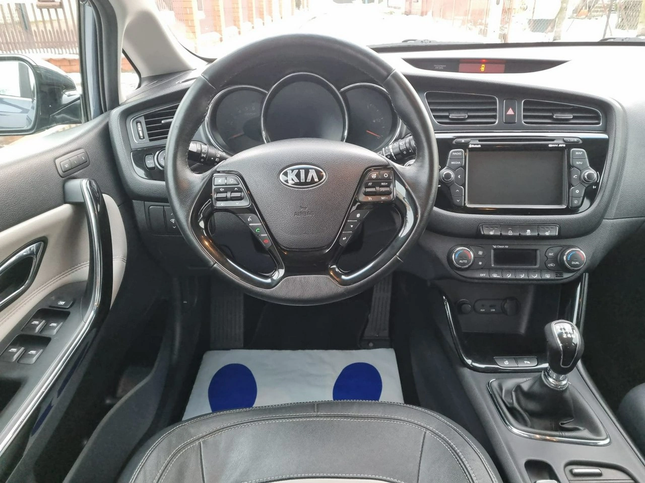 Kia Ceed - Zdjęcie 15