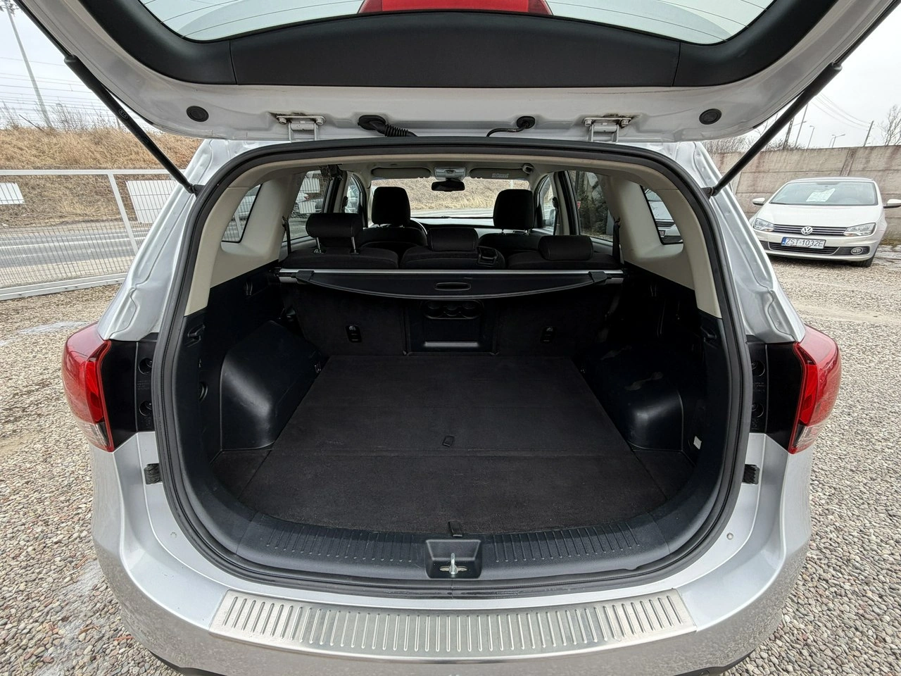 Kia Carens - Zdjęcie 11