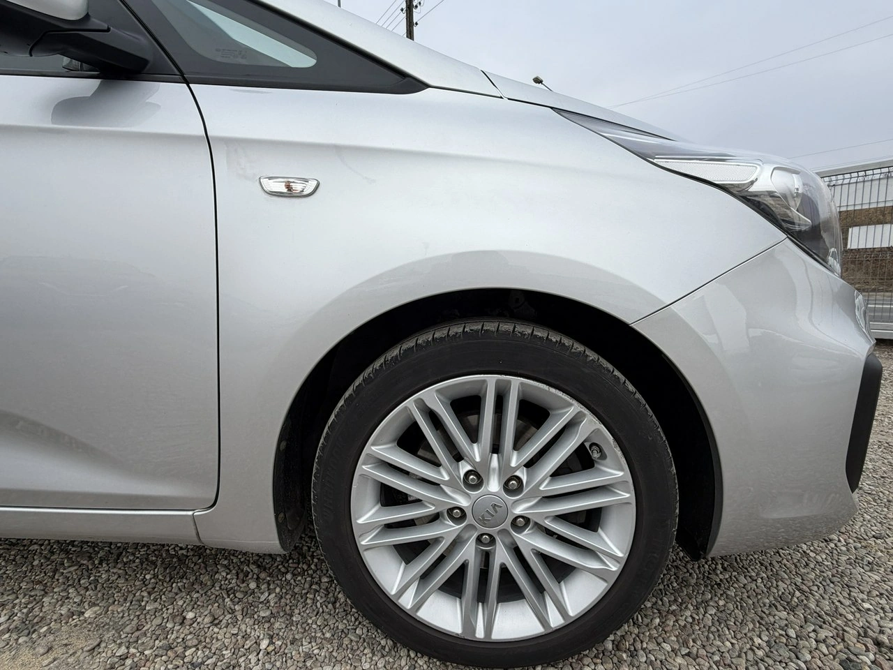 Kia Carens - Zdjęcie 13