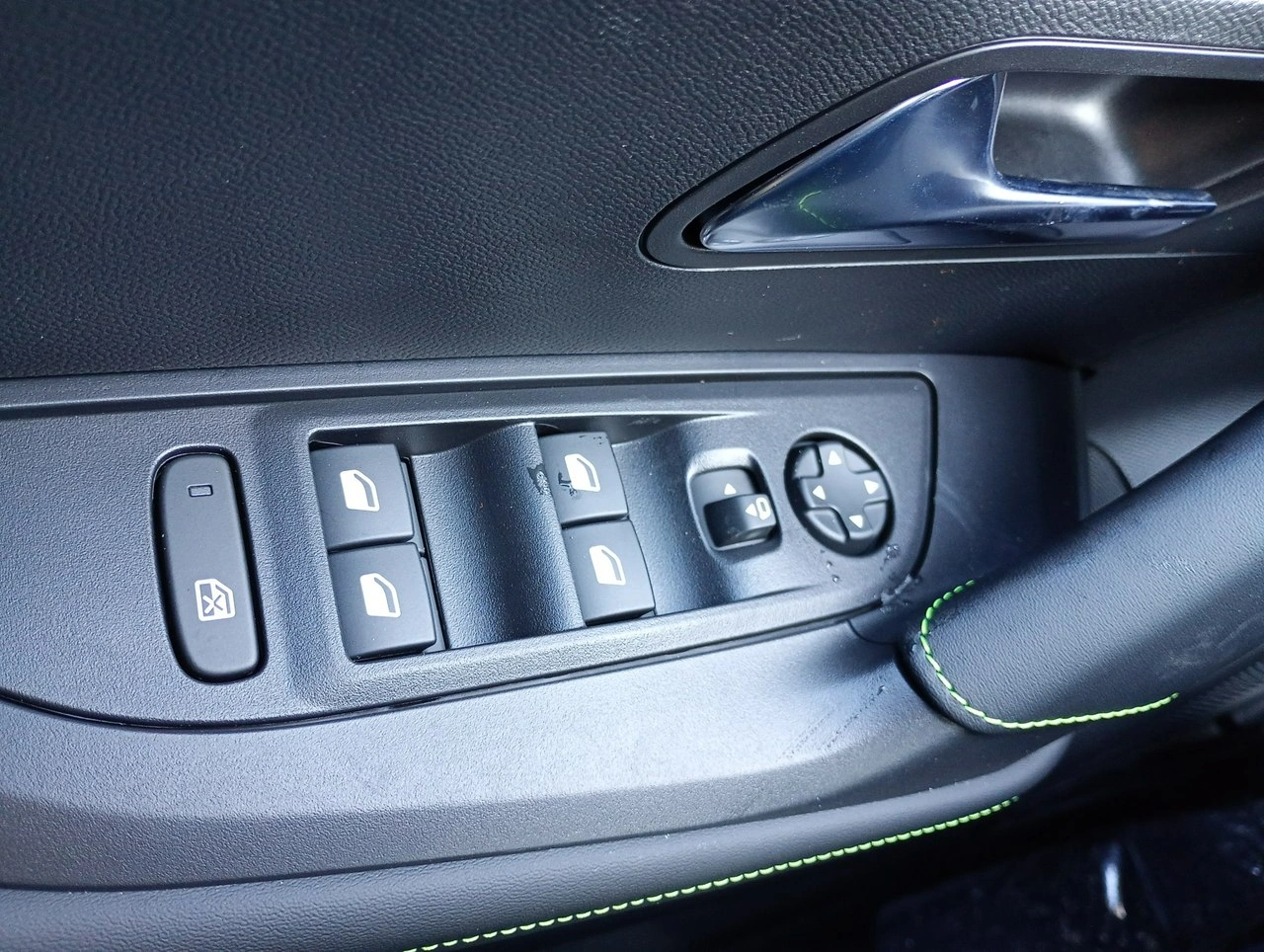 Peugeot 2008 - Zdjęcie 11