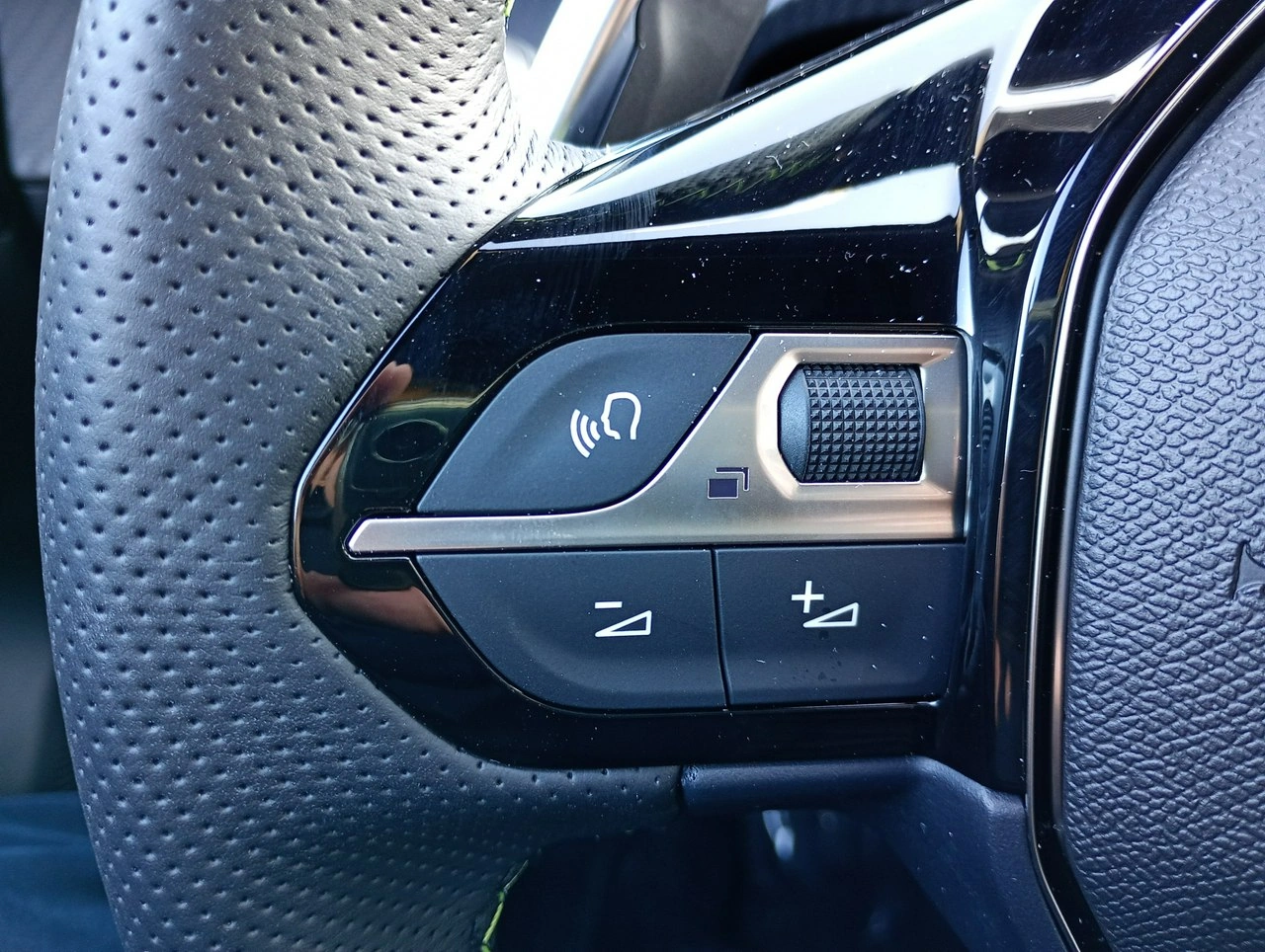 Peugeot 2008 - Zdjęcie 12