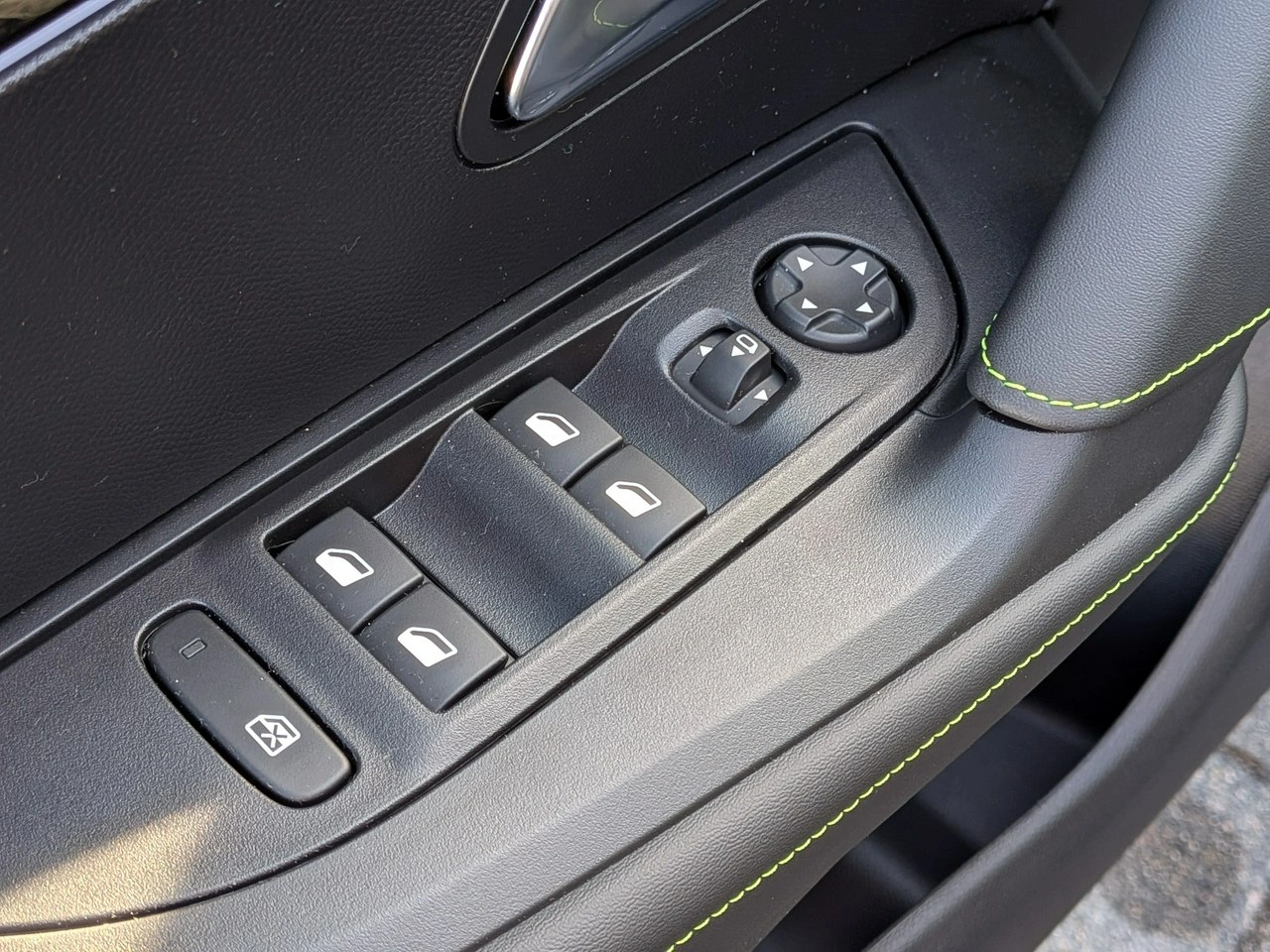 Peugeot 2008 - Zdjęcie 12