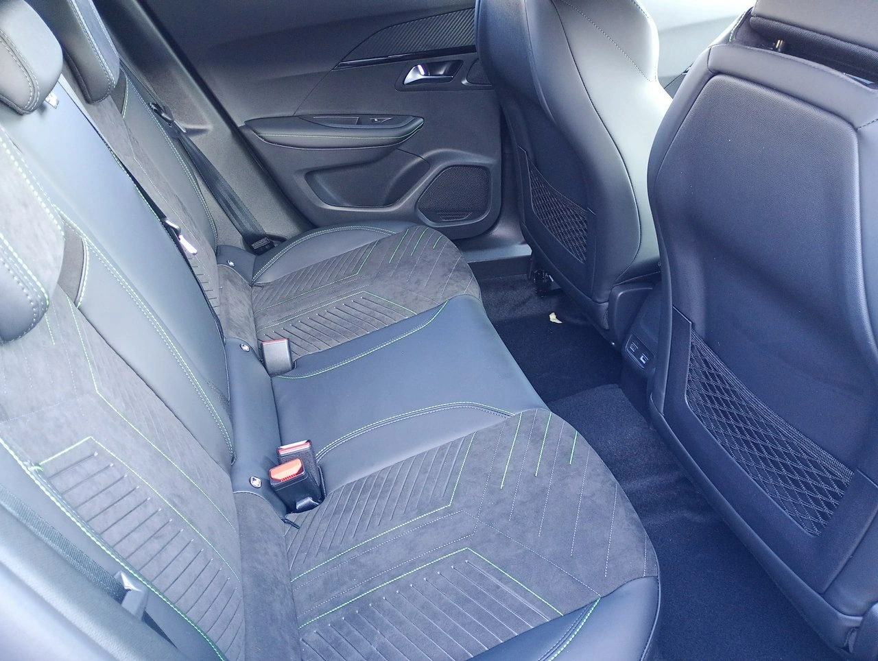 Peugeot 2008 - Zdjęcie 25