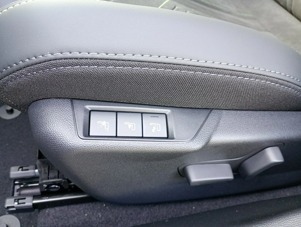 Peugeot 2008 - Zdjęcie 10