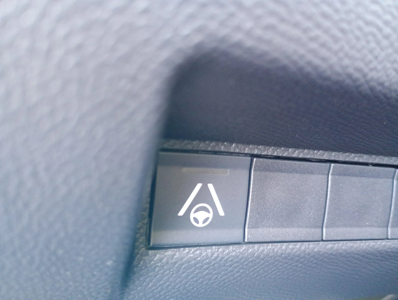 Peugeot 2008 - Zdjęcie 12