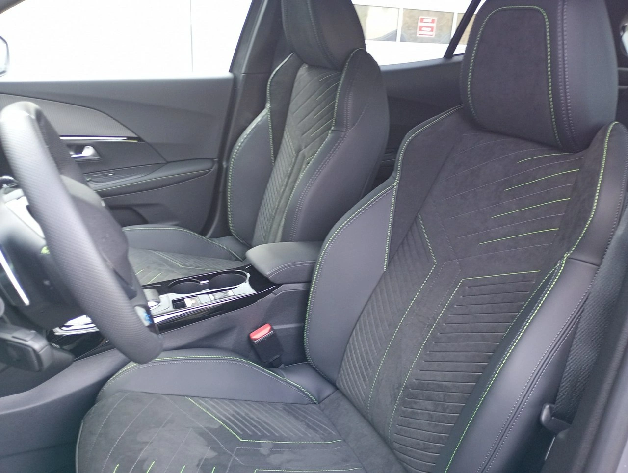 Peugeot 2008 - Zdjęcie 27