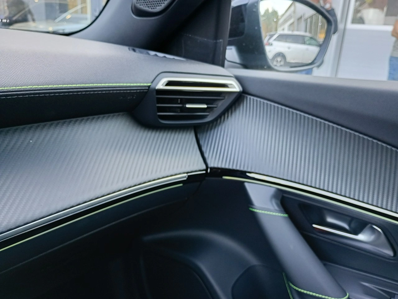 Peugeot 2008 - Zdjęcie 30