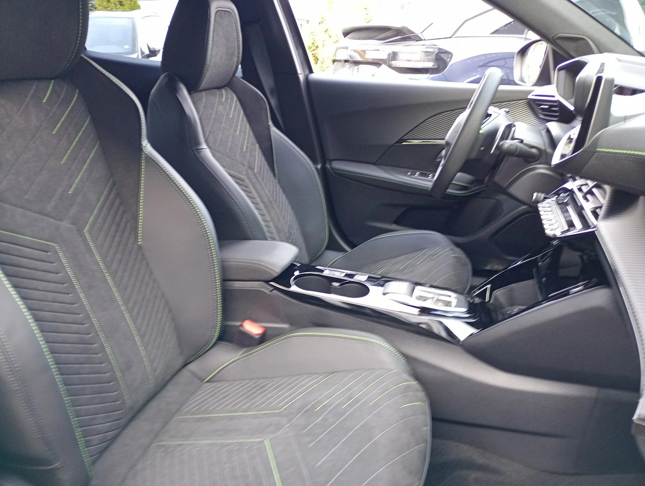 Peugeot 2008 - Zdjęcie 33