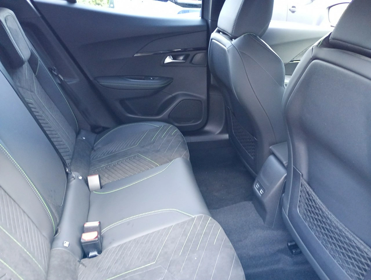 Peugeot 2008 - Zdjęcie 35