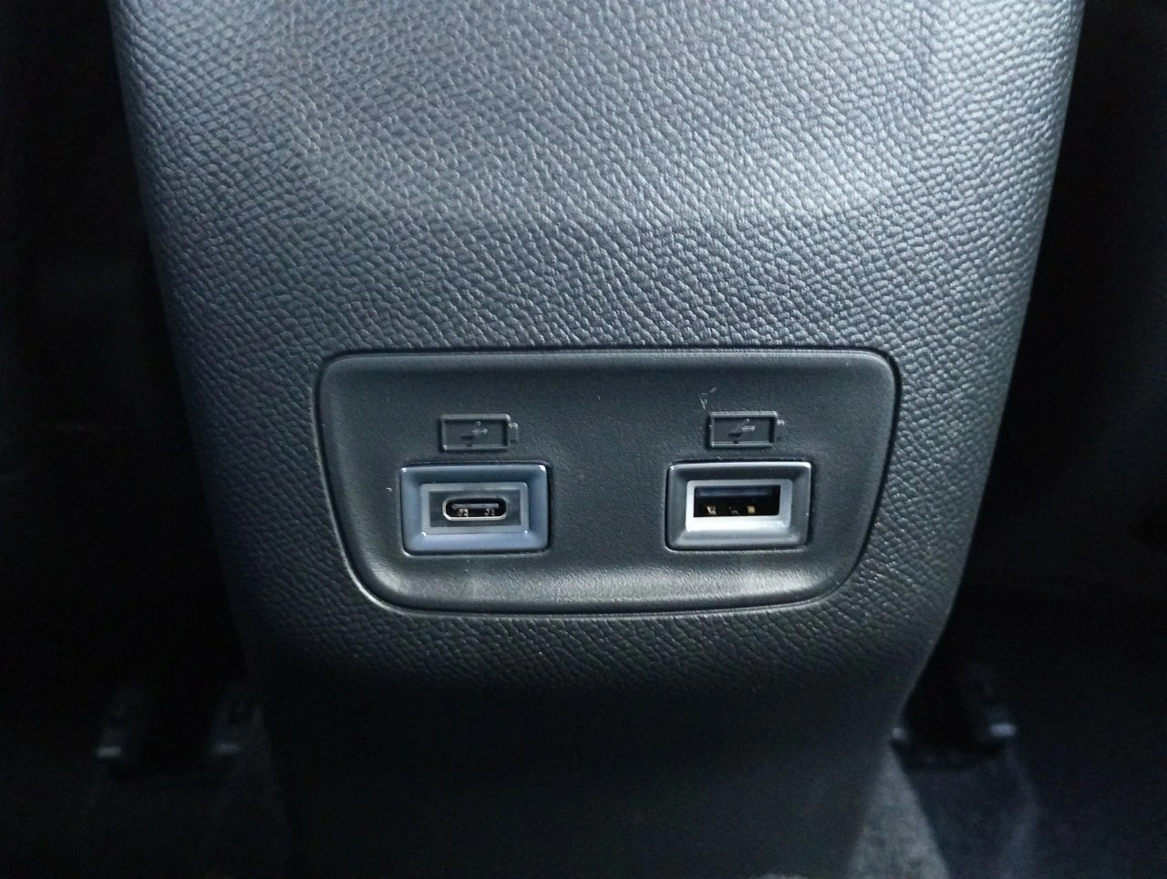 Peugeot 2008 - Zdjęcie 36