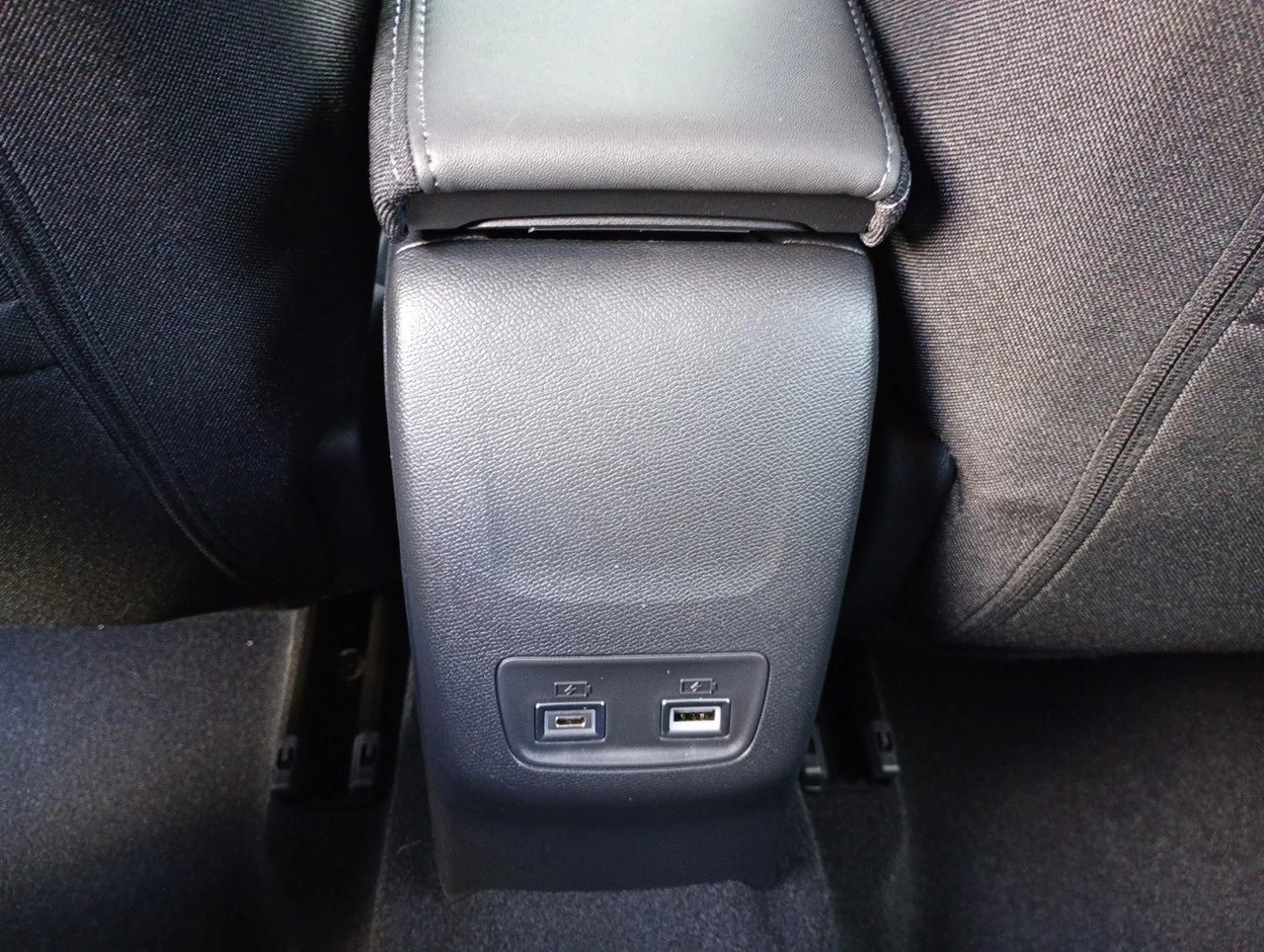 Peugeot 208 - Zdjęcie 12