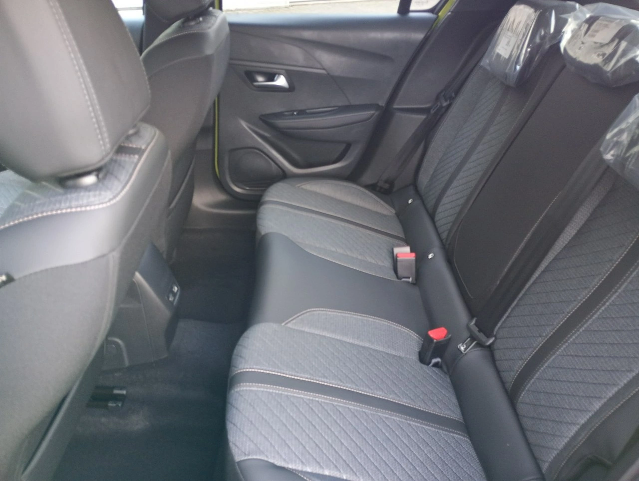 Peugeot 208 - Zdjęcie 13