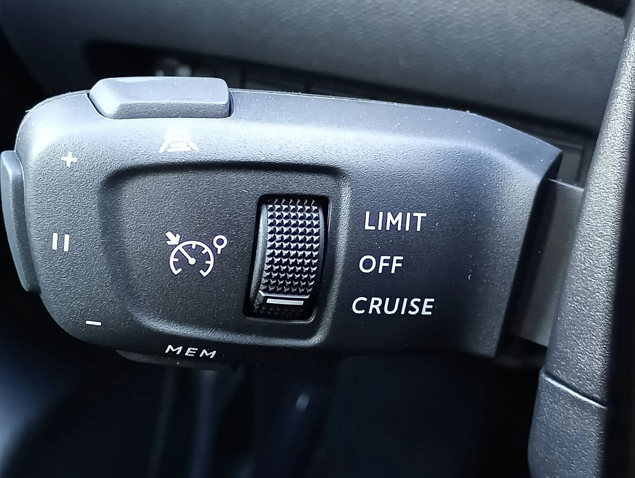 Peugeot 208 - Zdjęcie 21