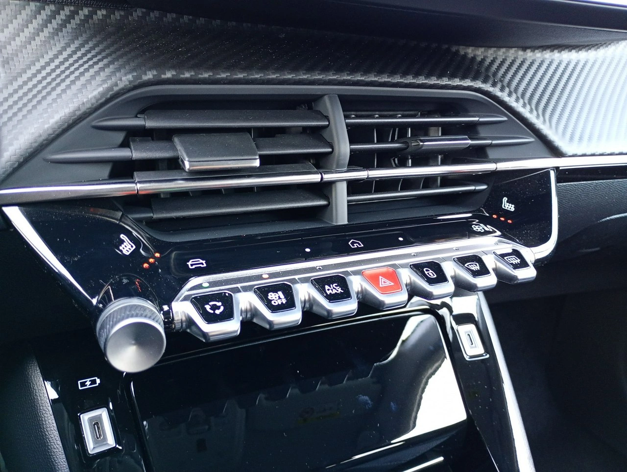 Peugeot 208 - Zdjęcie 29