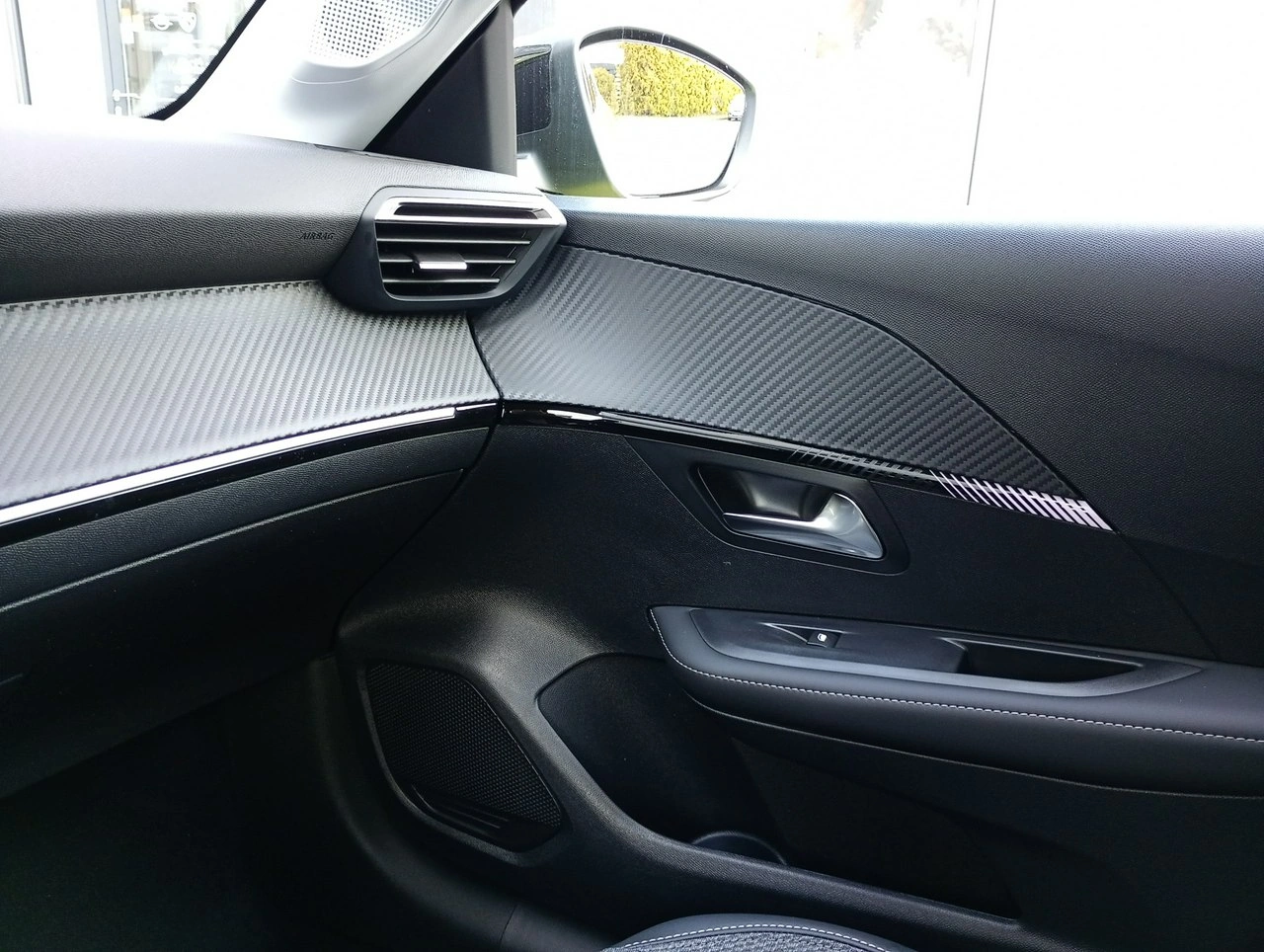 Peugeot 208 - Zdjęcie 31