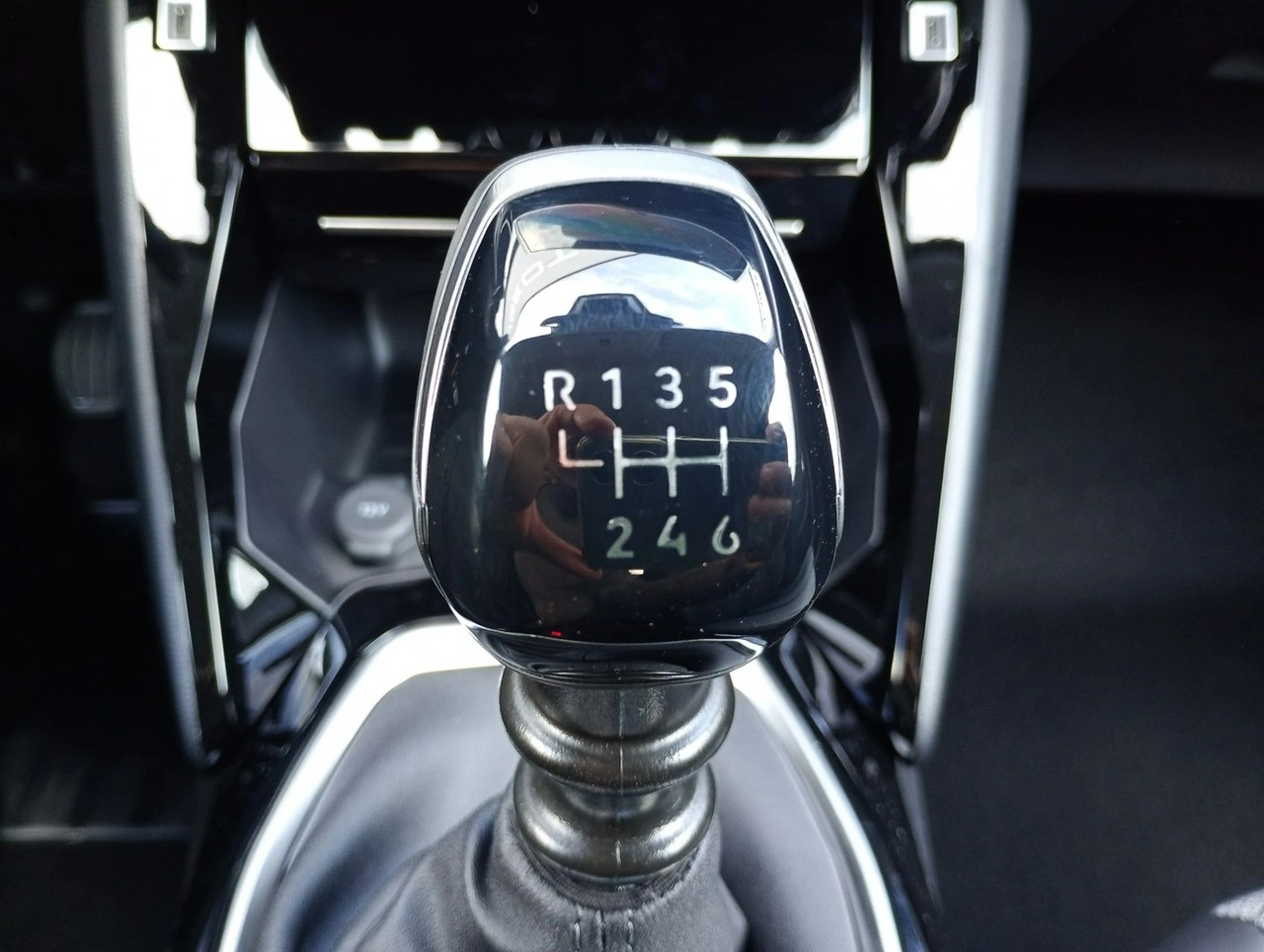 Peugeot 208 - Zdjęcie 32